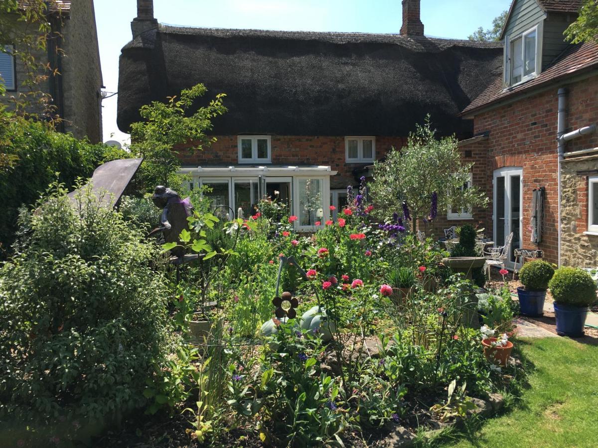 Wisteria Lodge Oxford Exterior photo